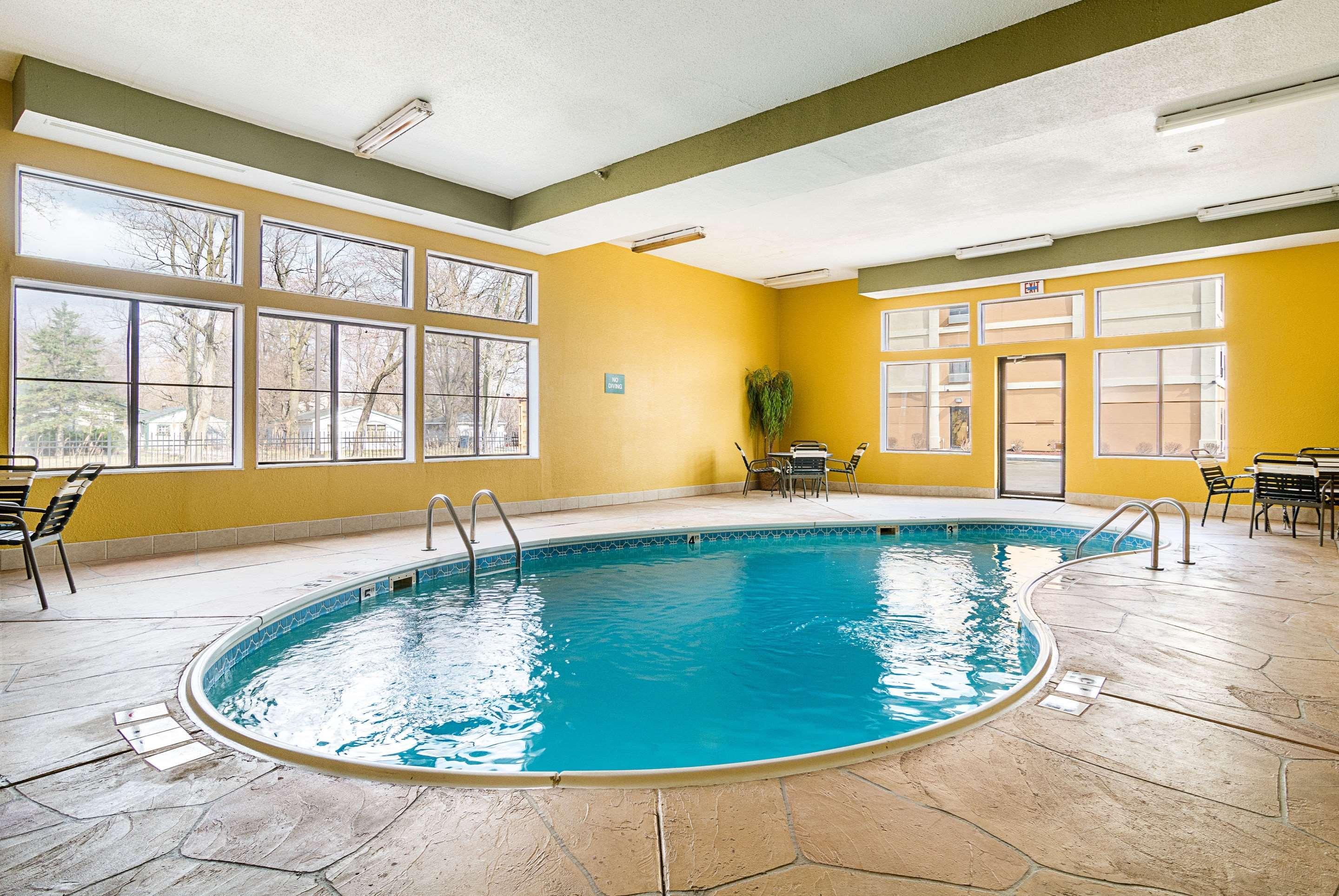 Quality Inn & Suites Near I-80 And I-294 Харви Экстерьер фото