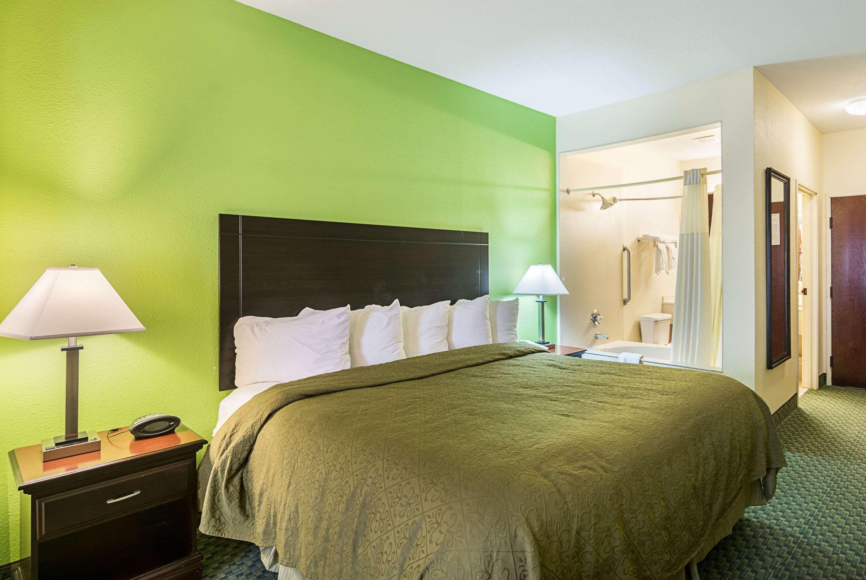 Quality Inn & Suites Near I-80 And I-294 Харви Экстерьер фото
