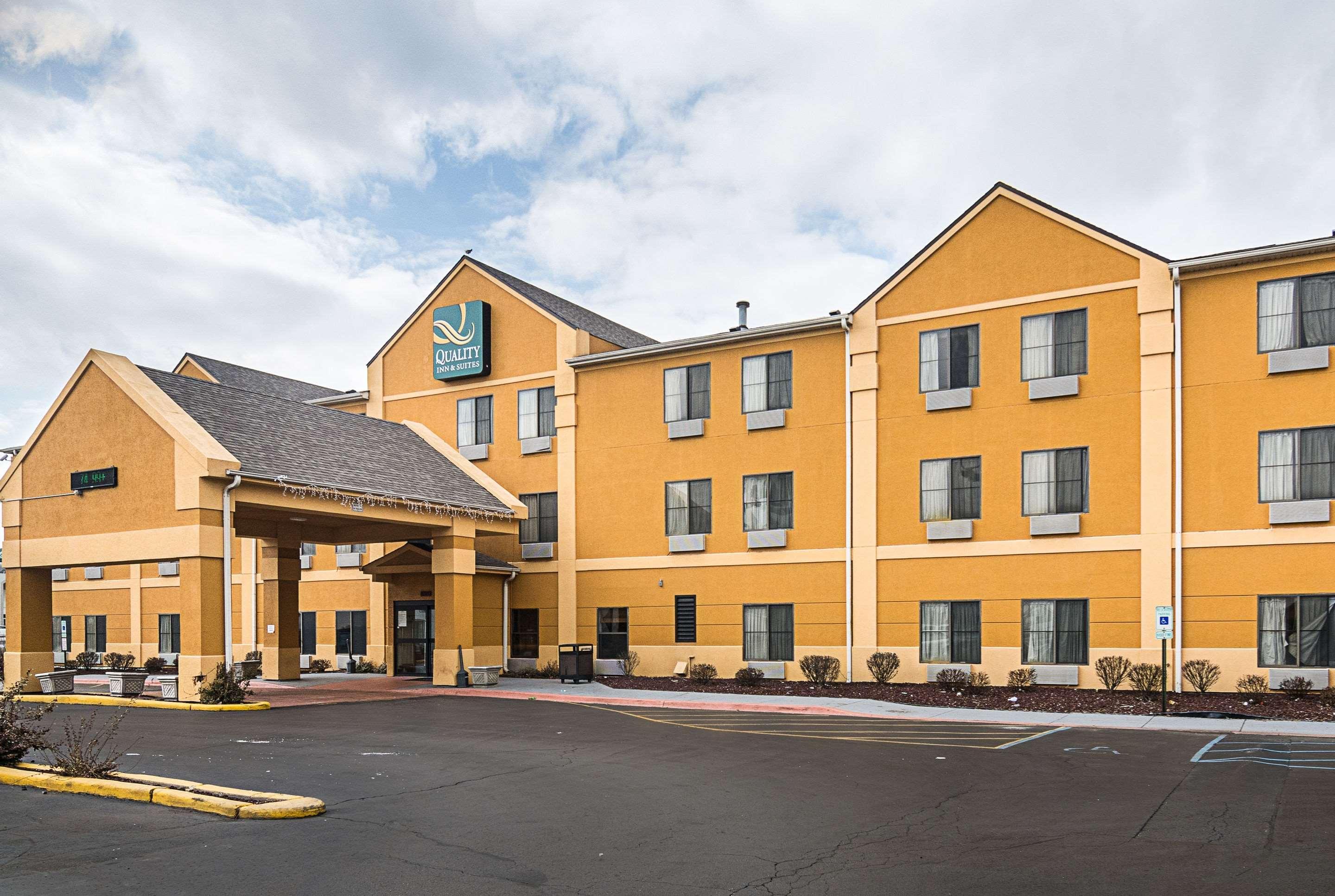 Quality Inn & Suites Near I-80 And I-294 Харви Экстерьер фото
