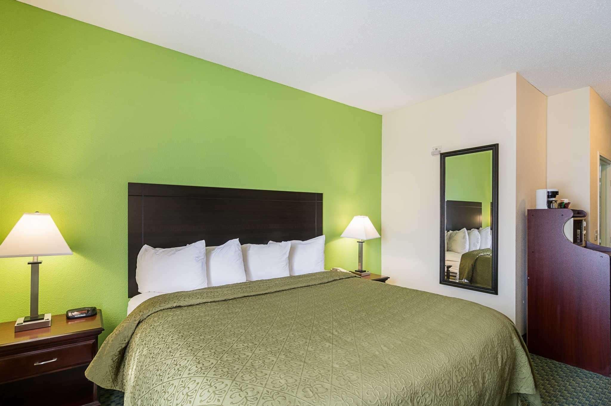 Quality Inn & Suites Near I-80 And I-294 Харви Экстерьер фото