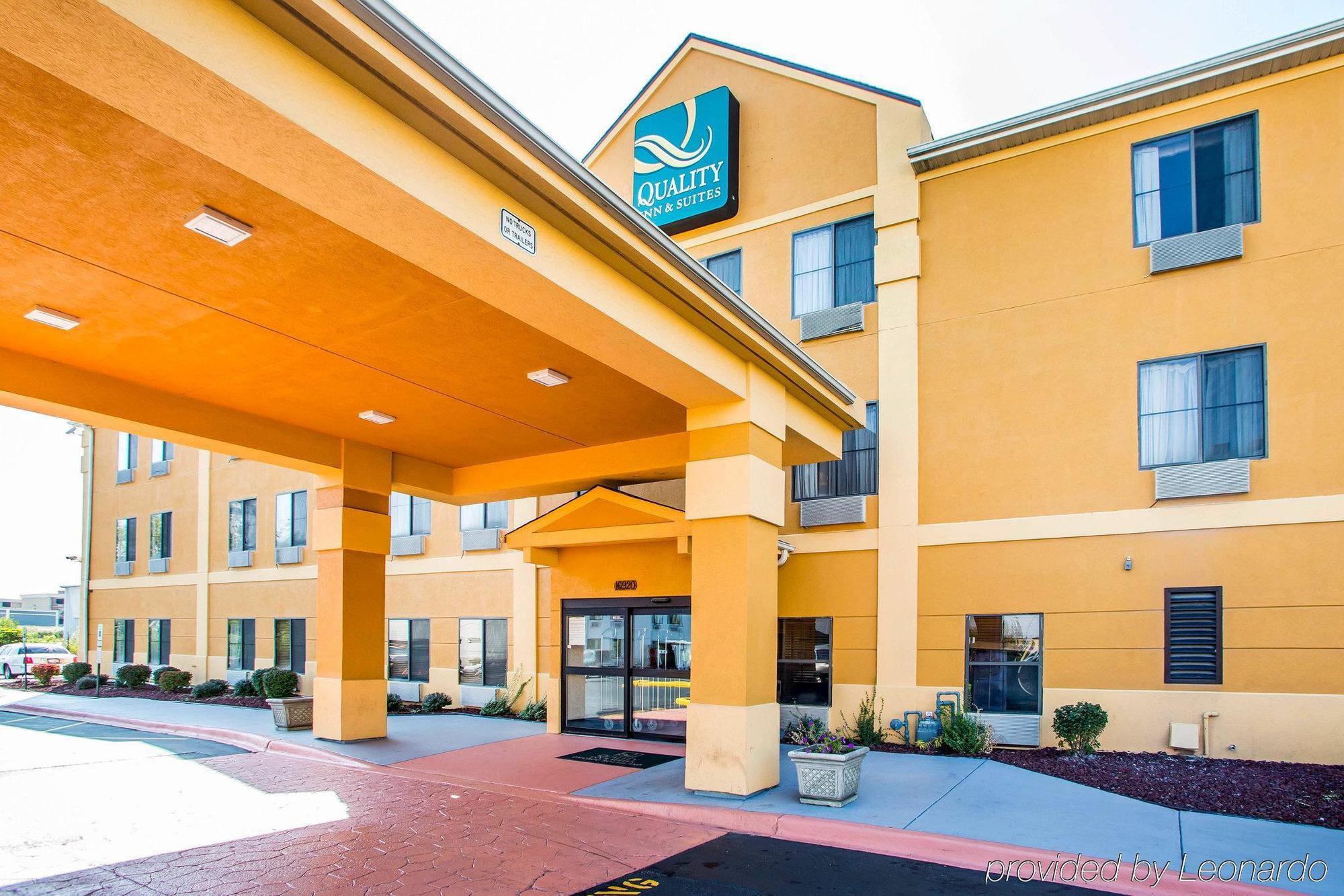 Quality Inn & Suites Near I-80 And I-294 Харви Экстерьер фото