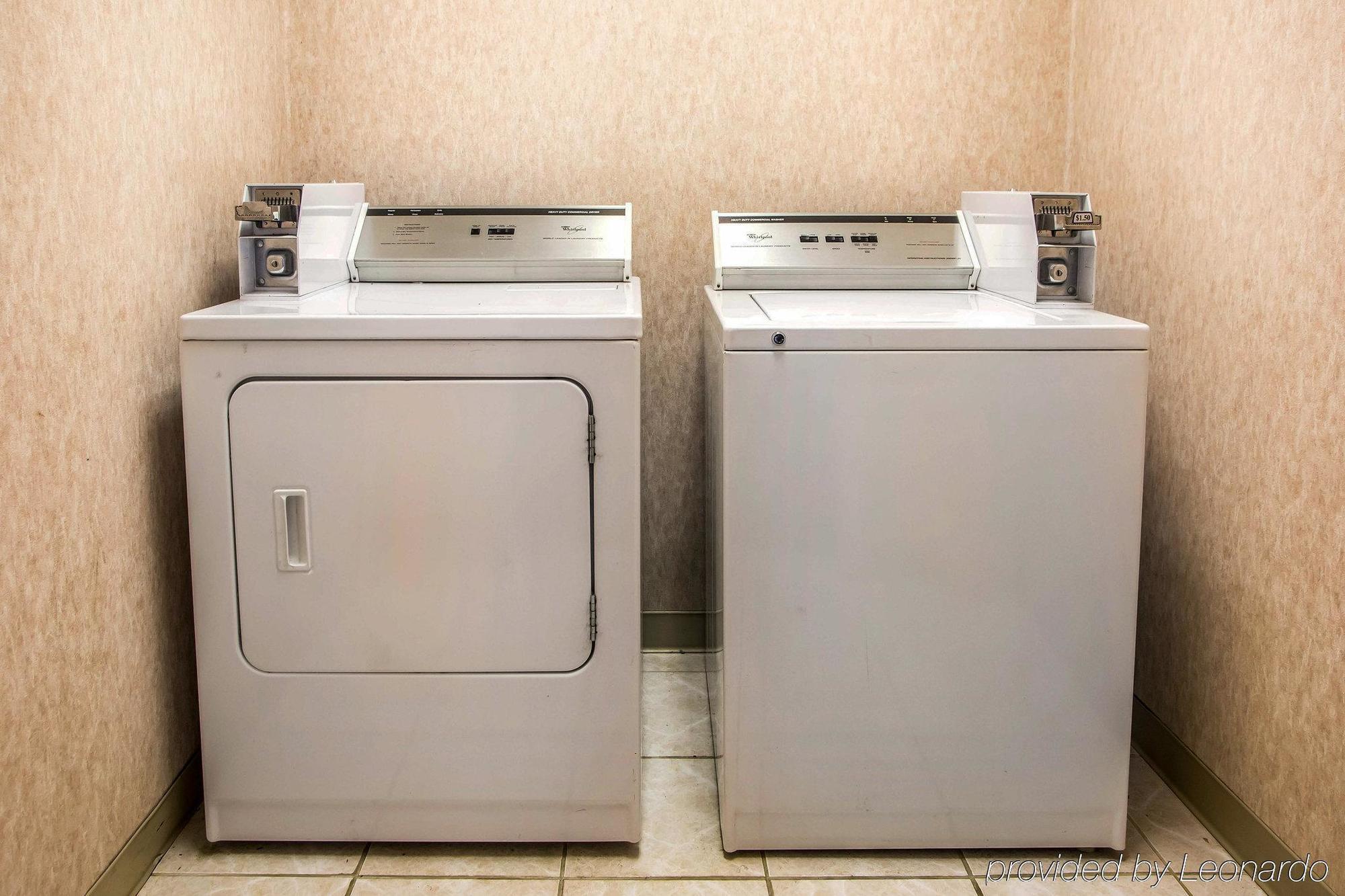 Quality Inn & Suites Near I-80 And I-294 Харви Экстерьер фото